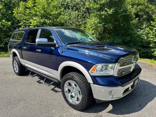 True Blue Pearlcoat 2018 RAM 1500 Laramie