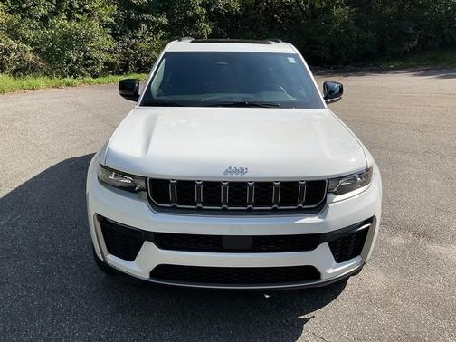 Bright White Clearcoat 2027 Jeep Grand Cherokee L Limited