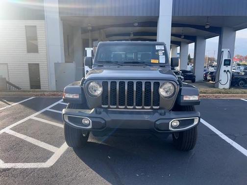 2022 Jeep Gladiator Sport