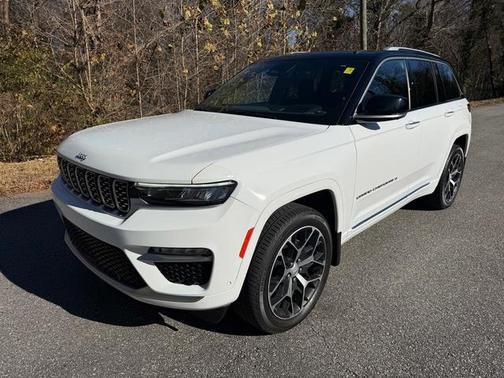 2022 Jeep Grand Cherokee Summit