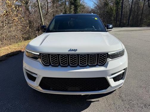 2022 Jeep Grand Cherokee Summit