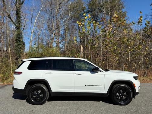 2025 Jeep Grand Cherokee L Laredo