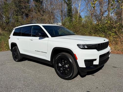 2025 Jeep Grand Cherokee L Laredo
