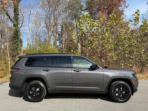 2025 Jeep Grand Cherokee L Laredo