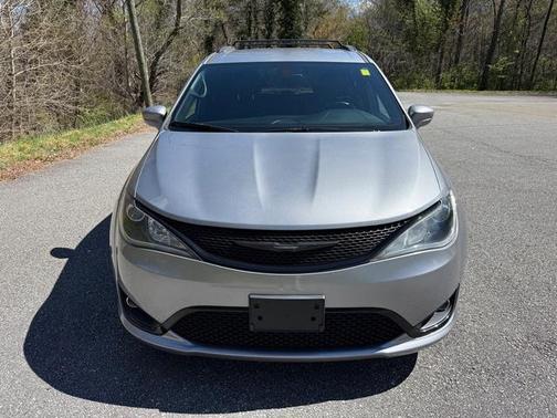 2020 Chrysler Pacifica Touring-L