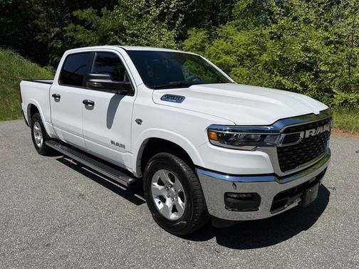 Bright White Clearcoat 2026 RAM 1500 Big Horn/Lone Star