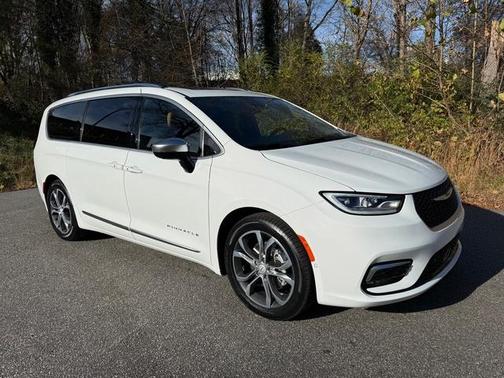 2026 Chrysler Pacifica Pinnacle