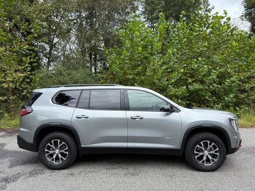 2024 GMC Acadia AT4