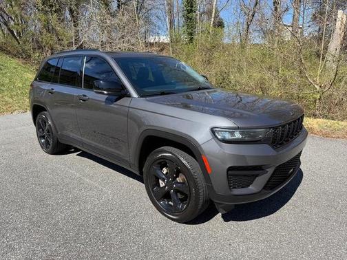 2024 Jeep Grand Cherokee Laredo