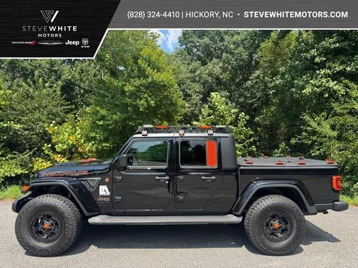 Black Clearcoat 2021 Jeep Gladiator Mojave