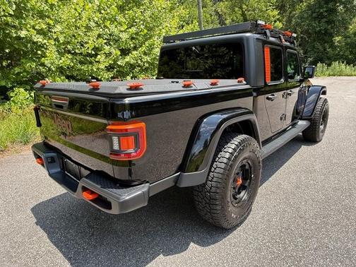 Black Clearcoat 2021 Jeep Gladiator Mojave