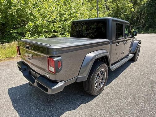 Granite Crystal Clearcoat Metallic 2021 Jeep Gladiator Overland
