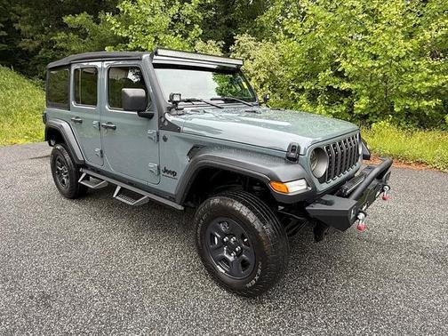 Anvil Clearcoat 2024 Jeep Wrangler Sport