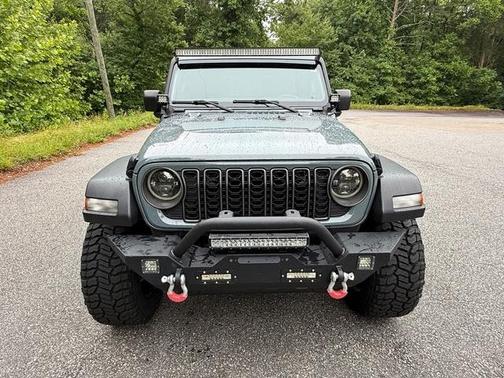 Anvil Clearcoat 2024 Jeep Wrangler Sport