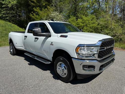 Bright White Clearcoat 2024 RAM 3500 Big Horn