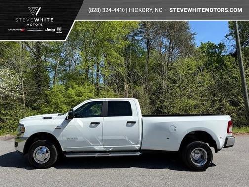 Bright White Clearcoat 2024 RAM 3500 Big Horn