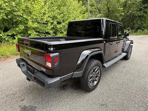 Black Clearcoat 2020 Jeep Gladiator Overland