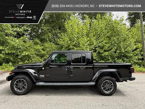 Black Clearcoat 2020 Jeep Gladiator Overland