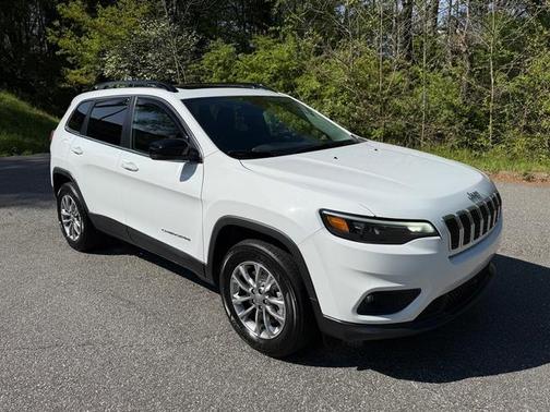 Bright White Clearcoat 2022 Jeep Cherokee Latitude Lux
