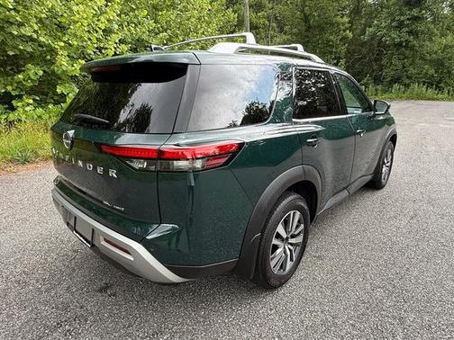 Obsidian Green 2024 Nissan Pathfinder SL