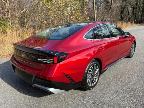 2024 Hyundai SONATA Hybrid Limited