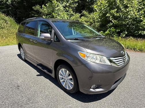 Predawn Gray Mica 2013 Toyota Sienna XLE