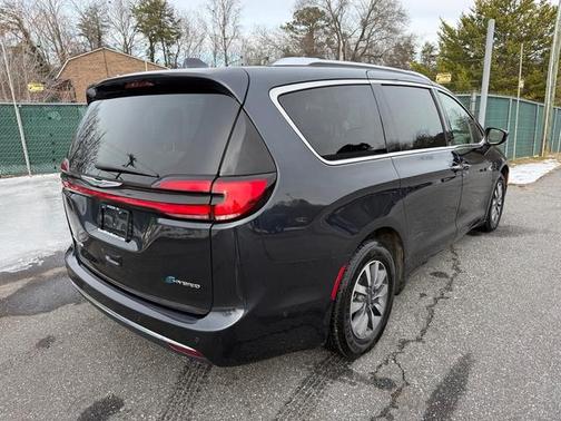 2021 Chrysler Pacifica Hybrid Touring L