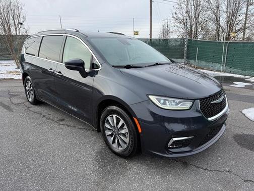 2021 Chrysler Pacifica Hybrid Touring L