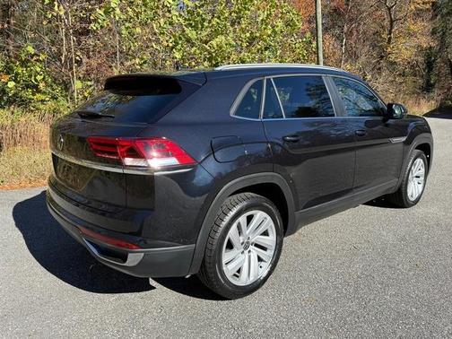 2022 Volkswagen Atlas Cross Sport 2.0T SE w/Technology