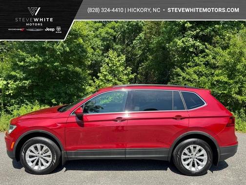 Cardinal Red Metallic 2019 Volkswagen Tiguan 2.0T SE