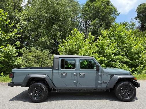 2025 Jeep Gladiator Sport