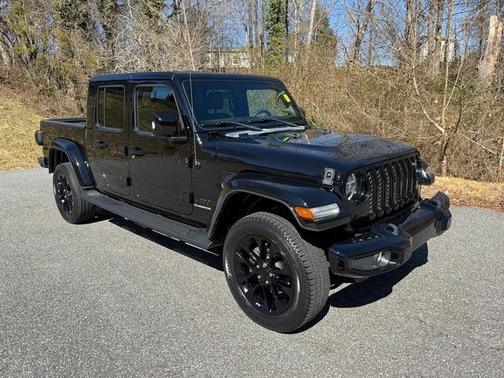 2022 Jeep Gladiator Overland