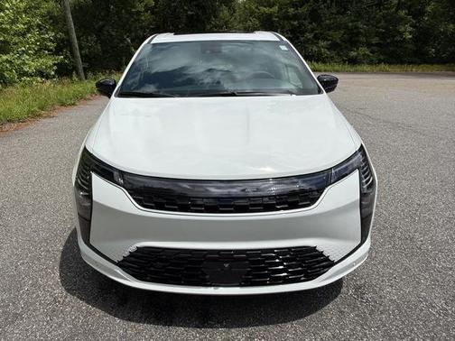 Bright White Clearcoat 2027 Chrysler Pacifica LIMITED