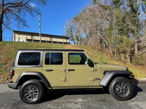 2025 Jeep Wrangler Sport