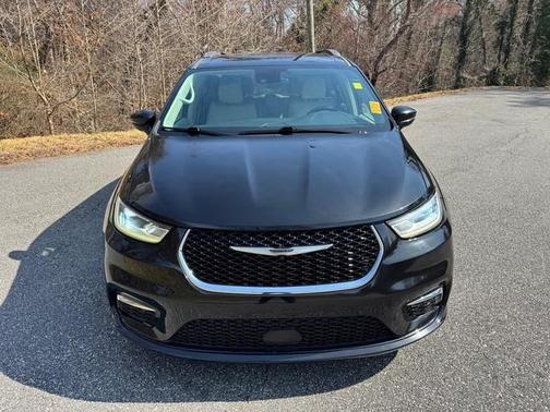 2021 Chrysler Pacifica Touring-L