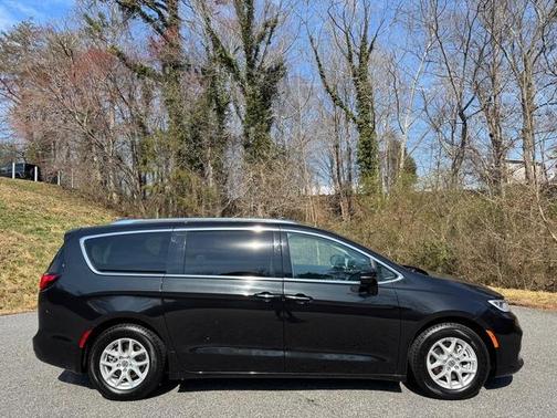 2021 Chrysler Pacifica Touring-L