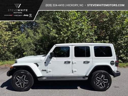 Bright White Clearcoat 2027 Jeep Wrangler Sahara