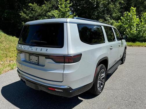 2024 Jeep Wagoneer L Base