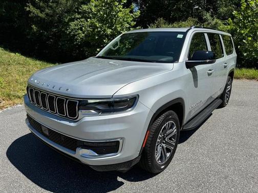 2024 Jeep Wagoneer L Base