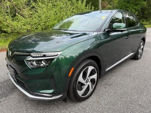 2023 VinFast VF 8 Eco