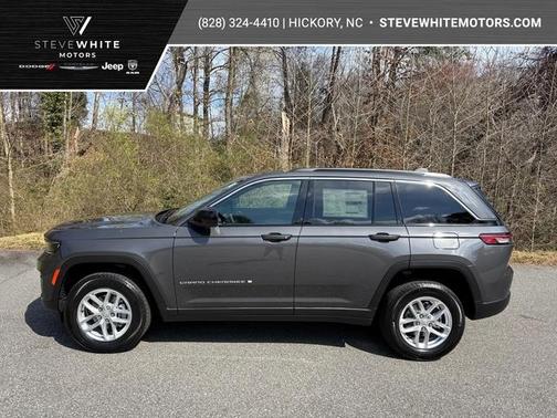 Metallic 2026 Jeep Grand Cherokee Laredo