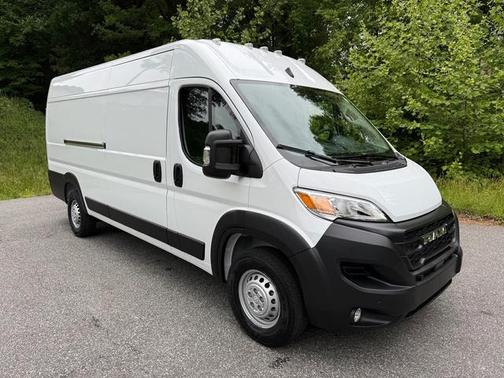Bright White Clearcoat 2026 RAM ProMaster 3500 High Roof