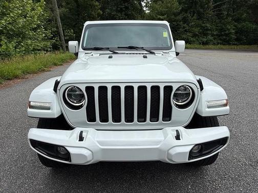 Bright White Clearcoat 2021 Jeep Wrangler Unlimited Sahara Altitude