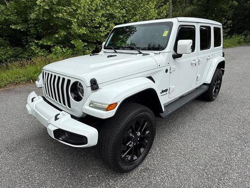 Bright White Clearcoat 2021 Jeep Wrangler Unlimited Sahara Altitude