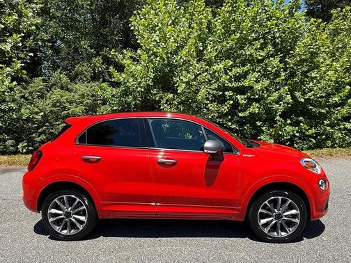 Rovente Red 2022 FIAT 500X Sport