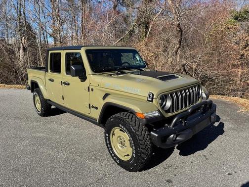 2026 Jeep Gladiator Sport