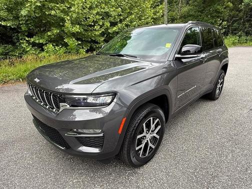 Metallic 2024 Jeep Grand Cherokee Limited
