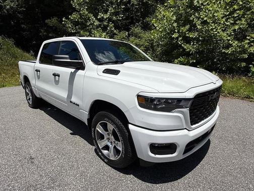 Bright White Clearcoat 2026 RAM 1500 Tradesman