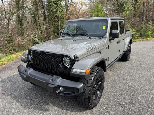2022 Jeep Gladiator Sport