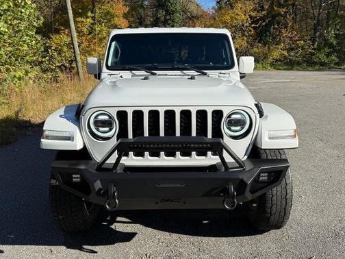 2021 Jeep Gladiator Overland